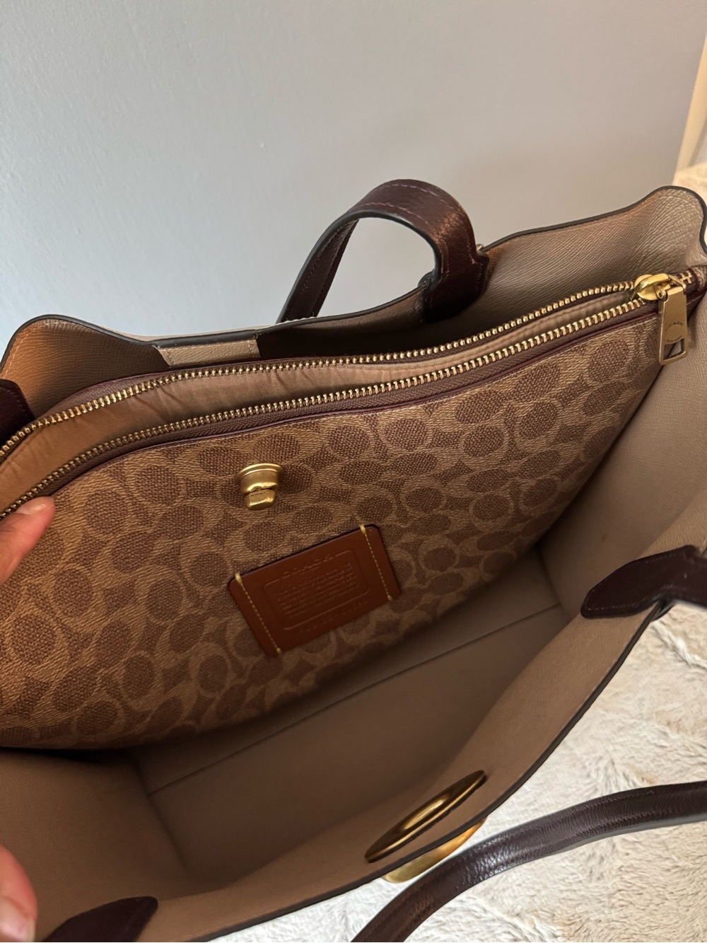Coach Dove Gray and Dark Brown Two-Tone Willow Leather Tote with Gold Hardware - Picture 8 of 15